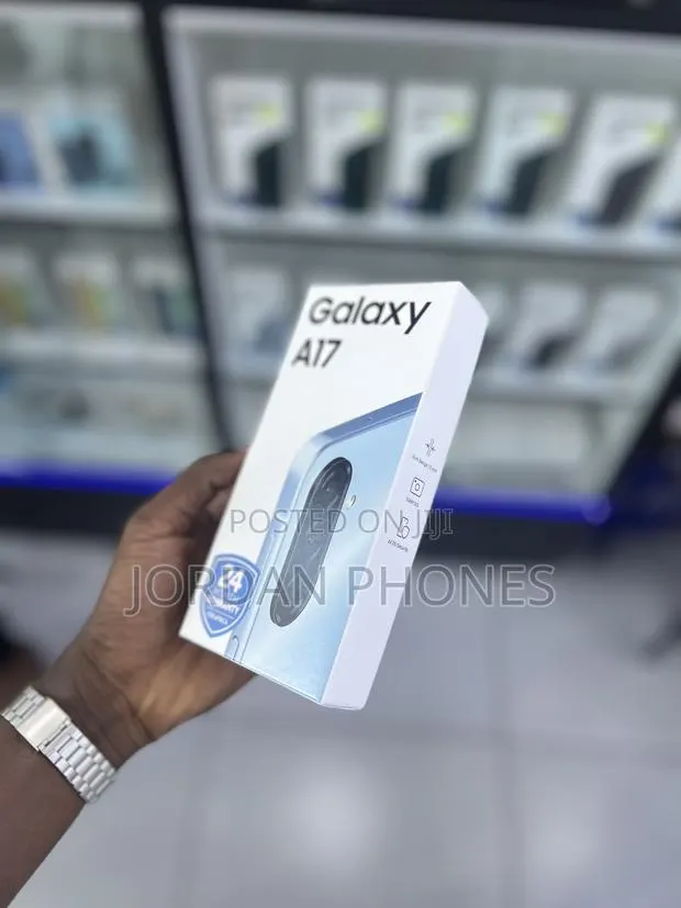 New Samsung Galaxy A17 128 GB Blue · Photo 1
