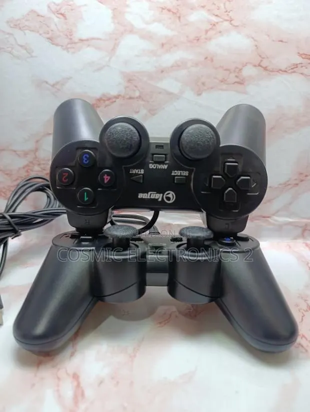 Lanjue Ergonomic 2-in-1 Wired USB Game Pad · Photo 1