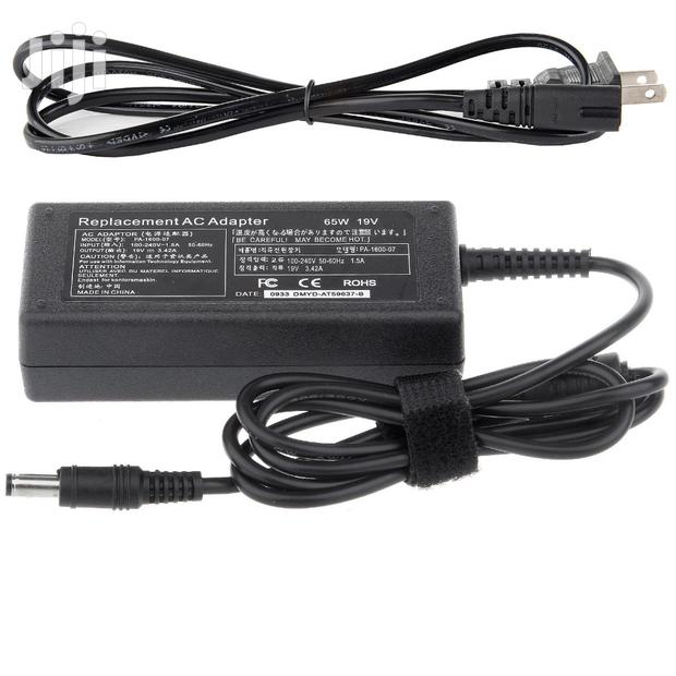 Toshiba Satellite 19V 3.42A, 65W AC Adapter · Photo 1