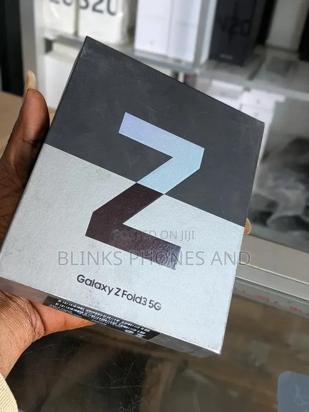 New Samsung Galaxy Z Fold 3 256 GB Gray · Photo 1