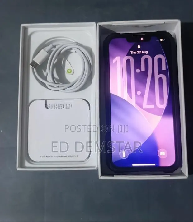 New Apple iPhone 14 128 GB White · Photo 1