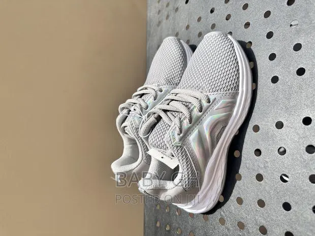 Gray George Girls Shoes · Photo 1