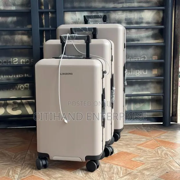 Quality Travelling /Luggage Bag - Beautiful Travelling Memories · Photo 1