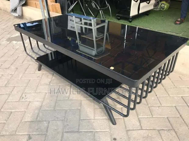 Executive Glass Center Table · Photo 1