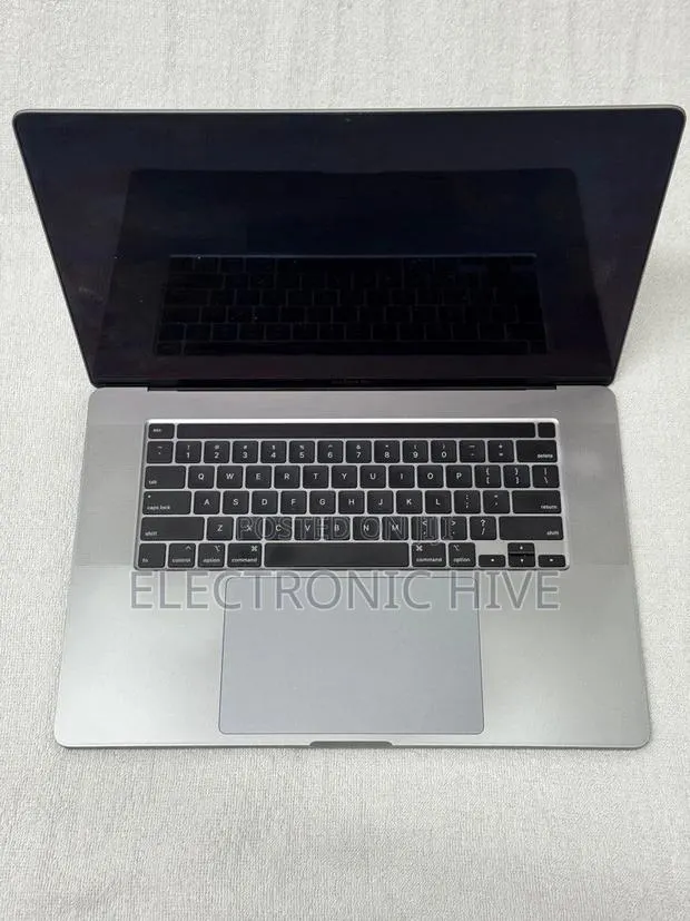 Laptop Apple MacBook Pro 2019 32GB Intel Core I9 SSD 512GB · Photo 1