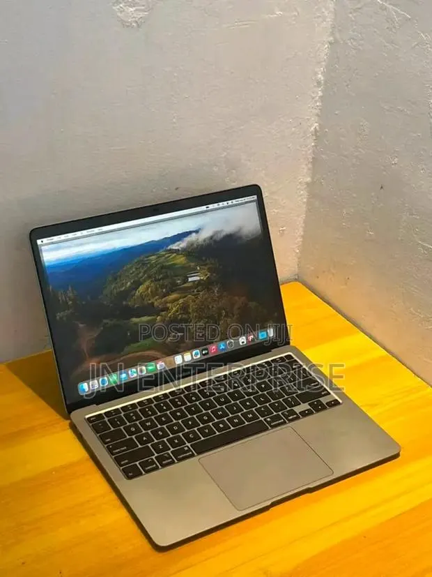 New Laptop Apple MacBook Air 2020 8GB Intel Core i5 SSD 512GB · Photo 1