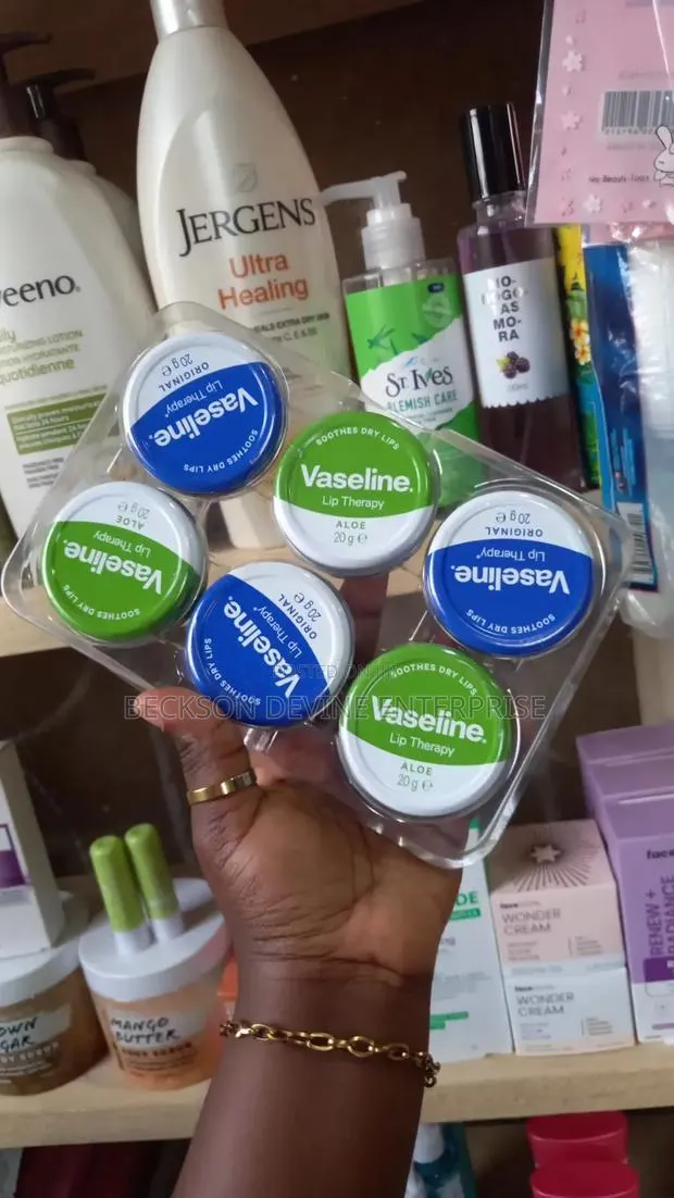 Vaseline Lip Balm · Photo 1
