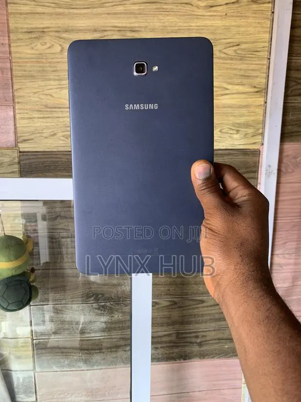 Samsung Galaxy Tab A 10.1 (2016) 16 GB Beige · Photo 1