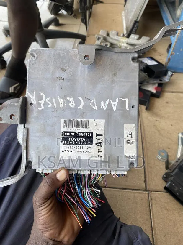 Toyota Land Cruiser 2010 Control Board · Photo 1
