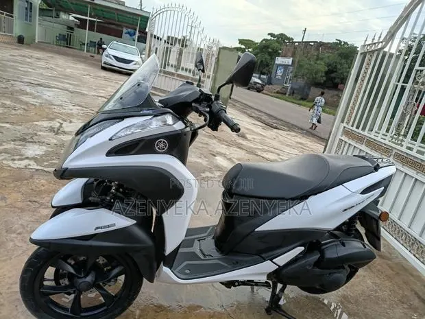 Yamaha 2024 White · Photo 1