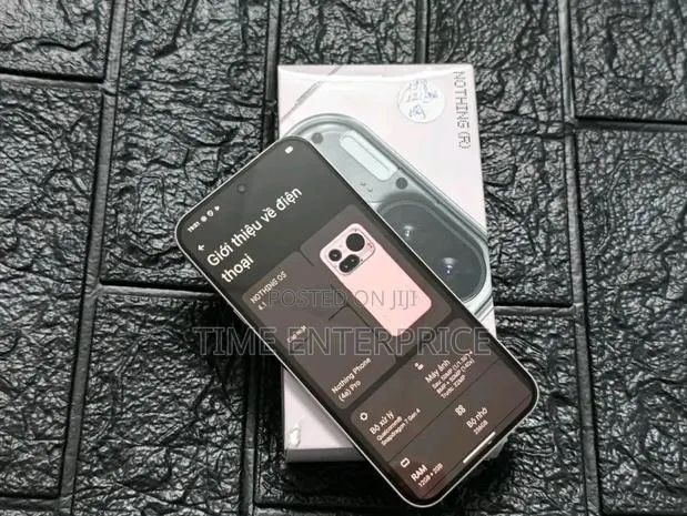 New Nothing Phone 4a Pro 256 GB White · Photo 1