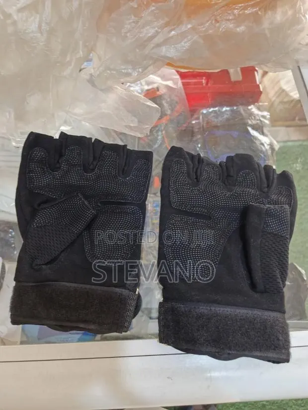 Rider Gloves · Photo 1