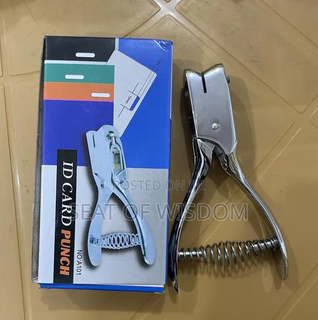 Single Perforator Id Card Punch · Photo 1