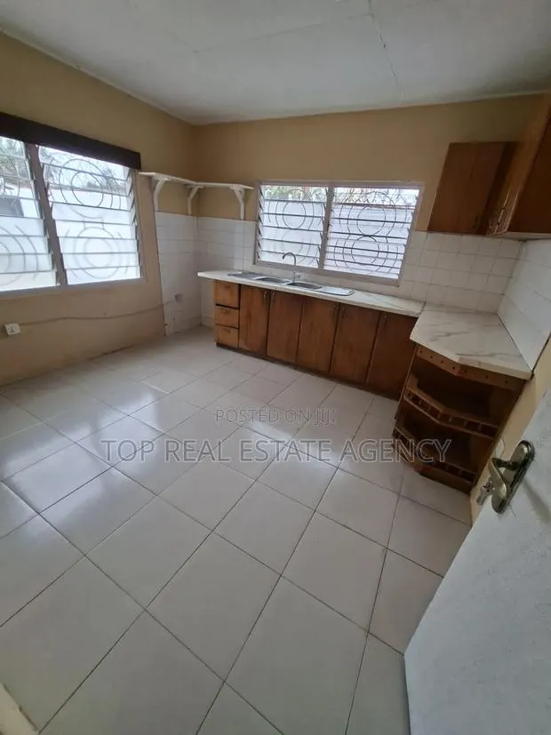 Office Space for Rent at Haatso MTN · Photo 4