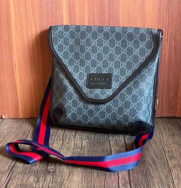 Genuine Leather · Photo 1