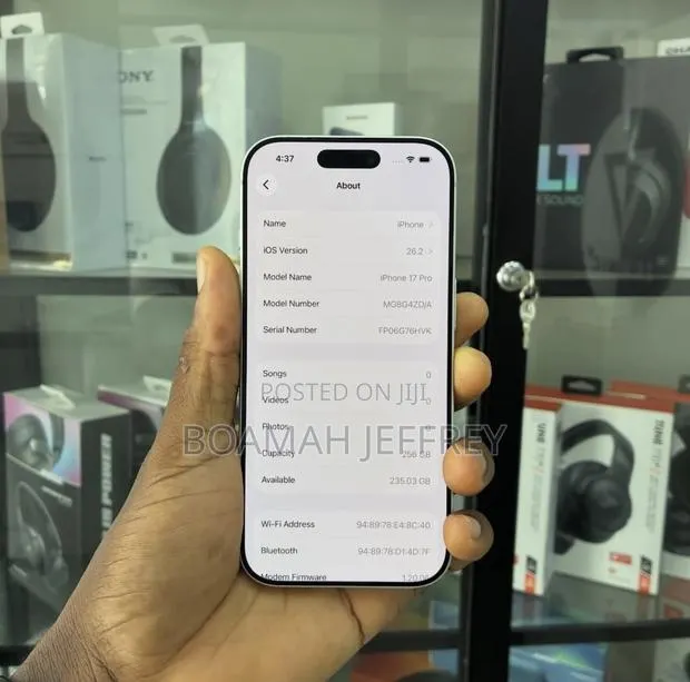 Apple iPhone 17 Pro 512 GB Silver · Photo 1