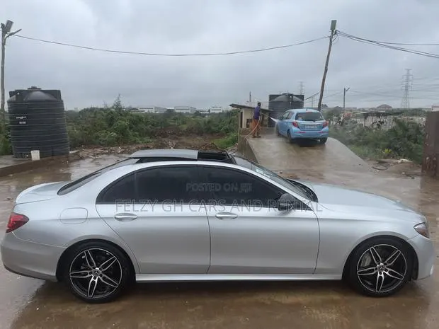 Mercedes-Benz E300 2019 Silver · Photo 1