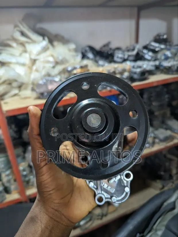 HONDA CR-V Engine Water Pump 2.0L · Photo 1