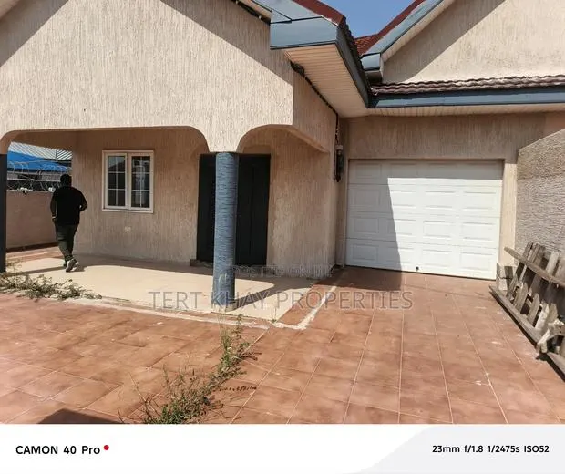 3bdrm House in Shell Signboard, Spintex for sale · Photo 1