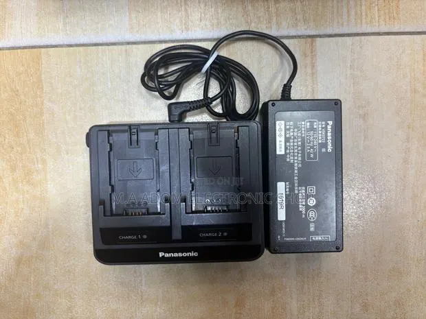 Panasonic Videos Camcorders Dual Battery Charger · Photo 1