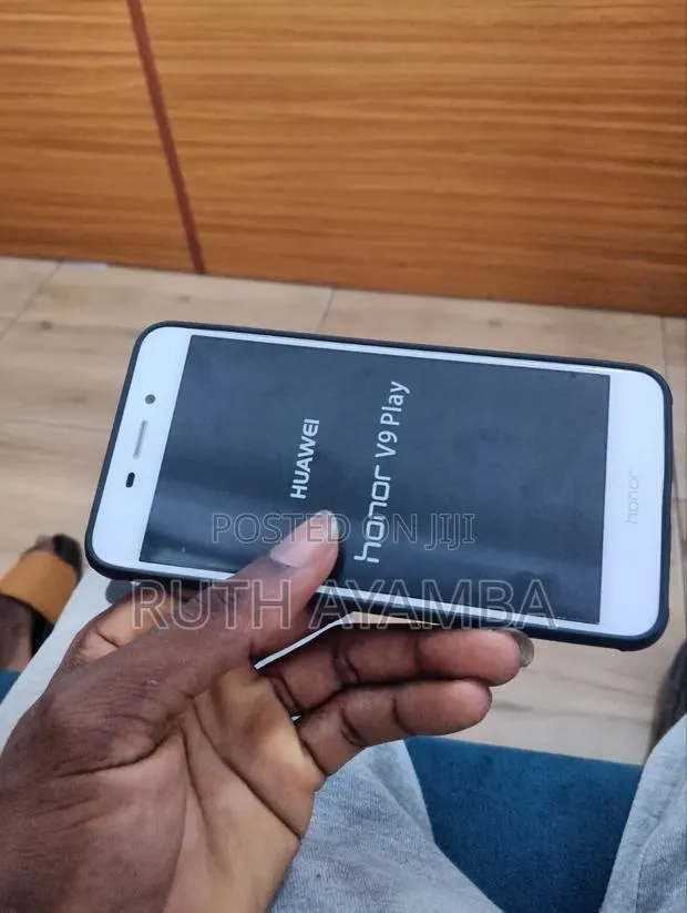 Huawei Honor V9 Play 32 GB Silver · Photo 1