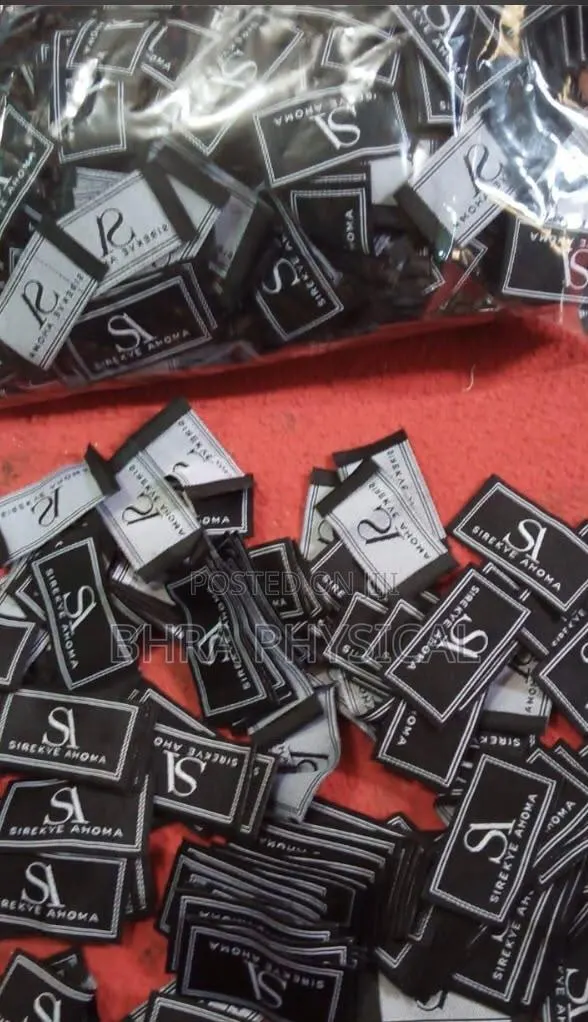 Woven Clothing Label · Photo 1