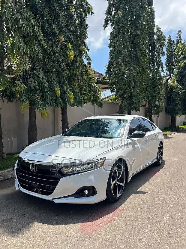 Honda Accord 2022 White · Photo 1