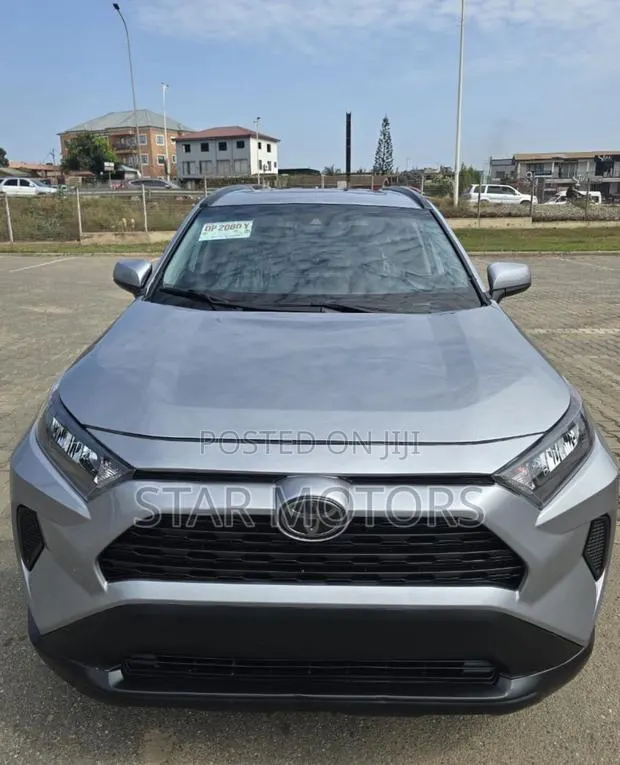 Toyota RAV4 2020 Silver · Photo 1