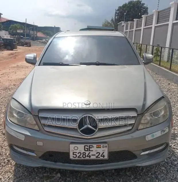 Mercedes-Benz C350 C350 BlueEFFICIENCY RWD 2011 Gray · Photo 1