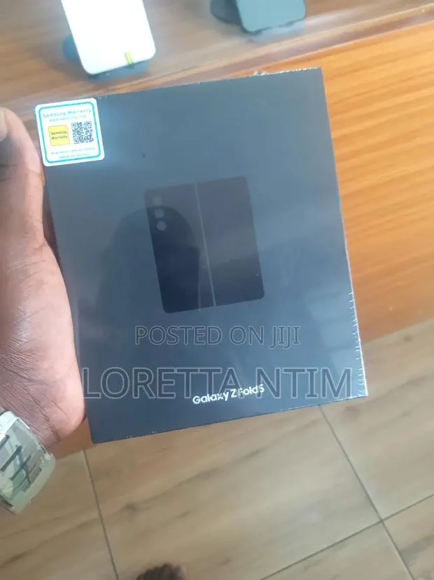 New Samsung Galaxy Z Fold 5 512 GB Black · Photo 3