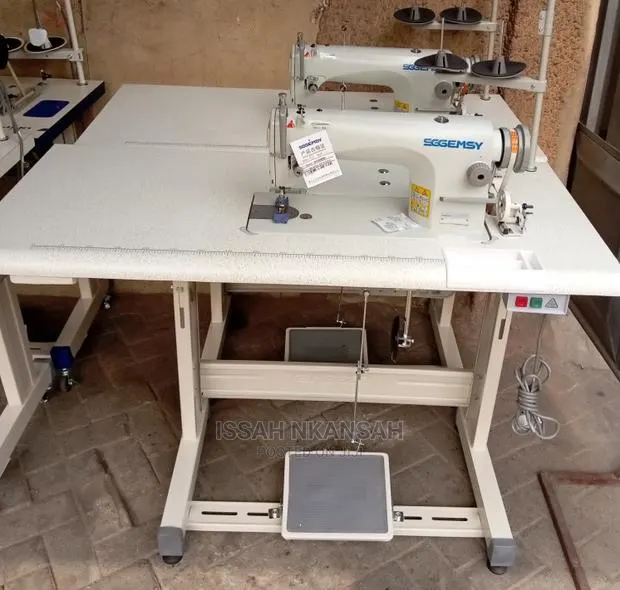 Industrial Sewing Machine · Photo 1