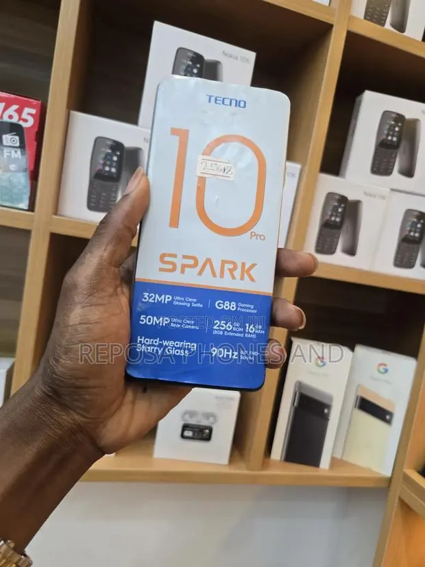 New Tecno Spark 10 Pro 256 GB Black · Photo 1