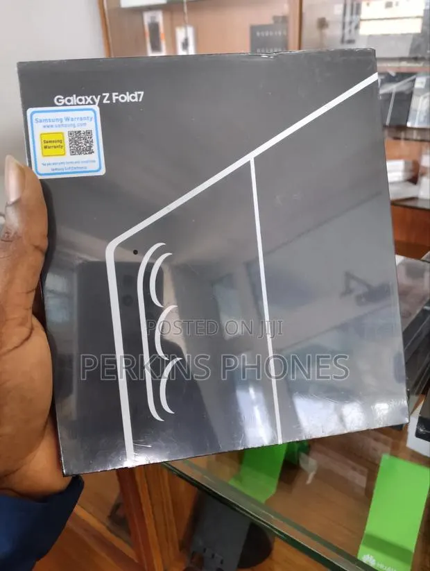 New Samsung Galaxy Z Fold7 256 GB Black · Photo 1