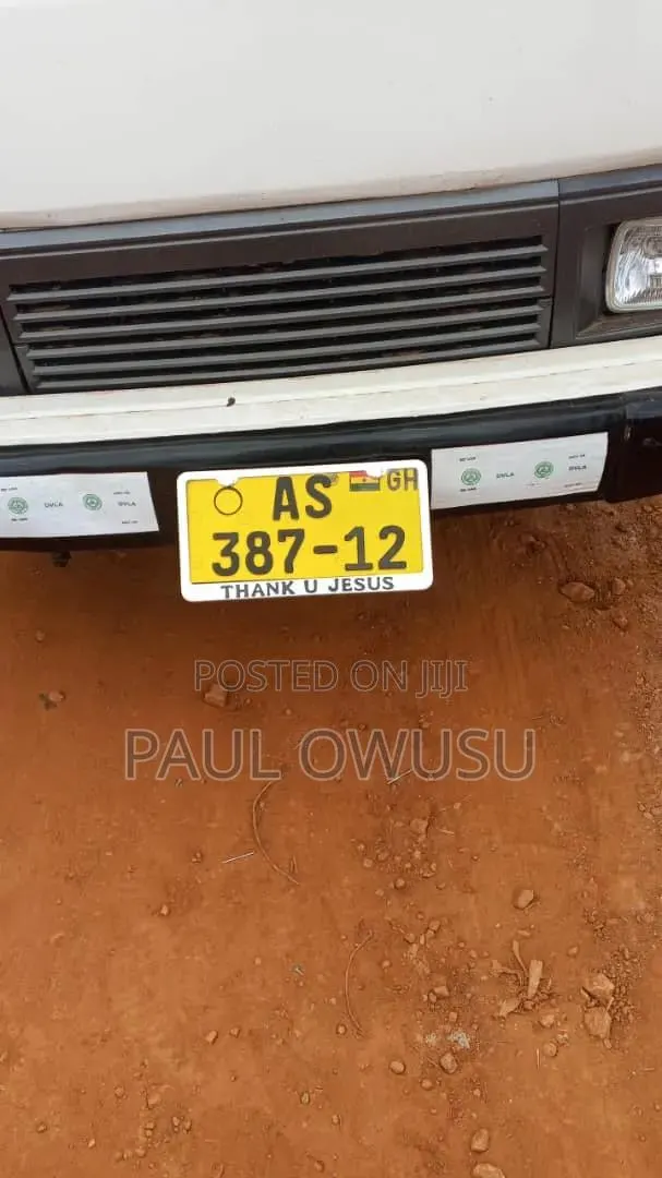 Nissan Hardbody 2003 Silver · Photo 1