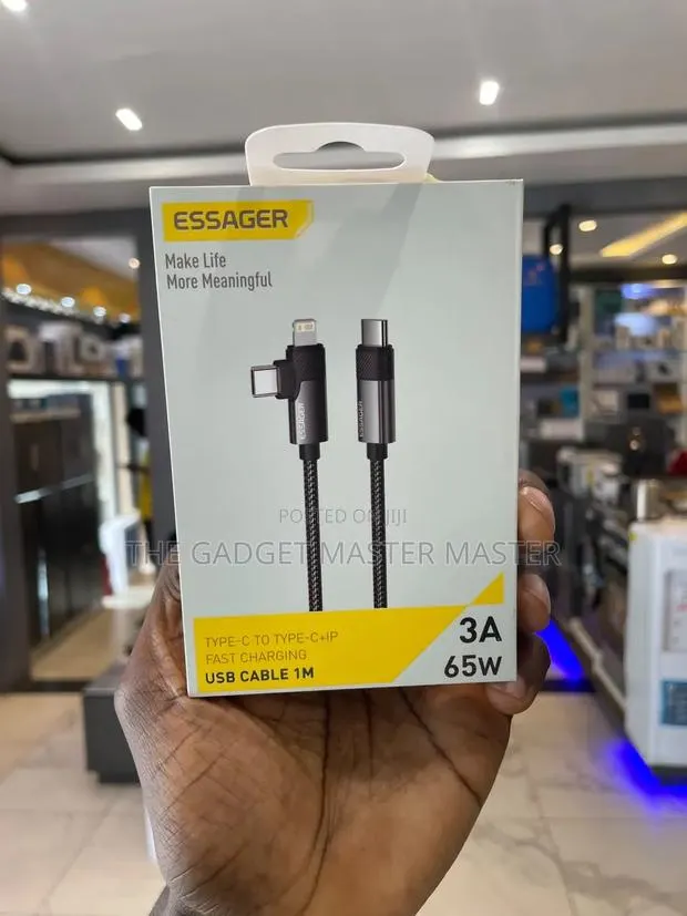 Essager 65W Type-C to Type-C With Lightning 1M Fast Charger · Photo 1