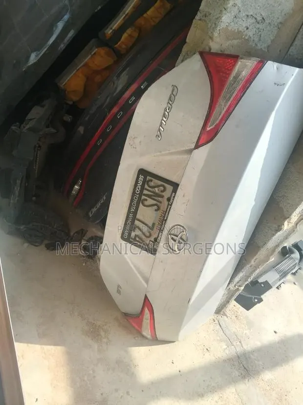 Toyota Corolla 2014–2019 Boot Lid / Trunk · Photo 1