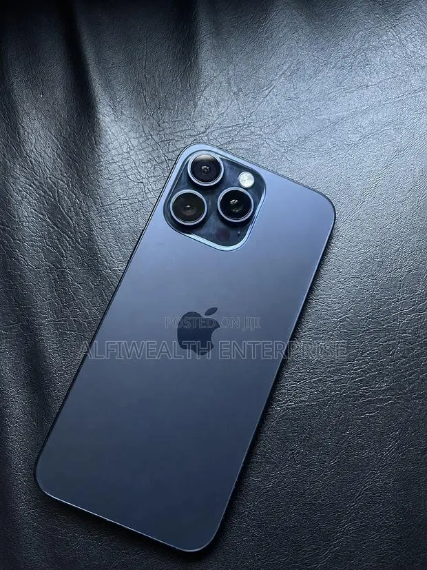 Apple iPhone 15 Pro Max 256 GB Blue · Photo 1