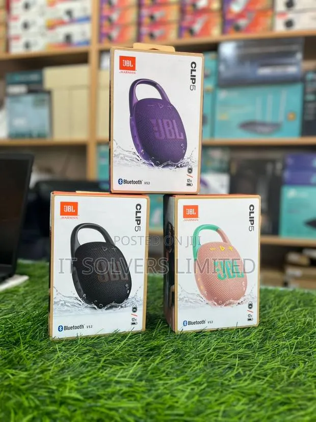 JBL Clip 5 Speaker · Photo 1