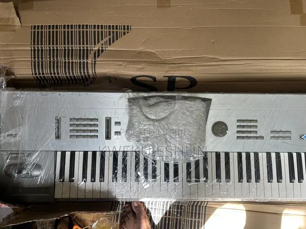 Korg Trinity (Touchscreen) Workstation Keyboard · Photo 1