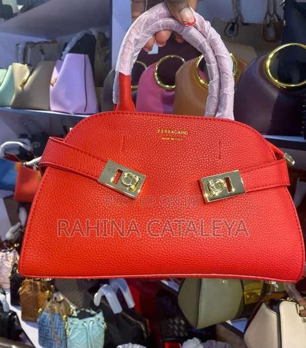 Quality Ladies Bags · Photo 1