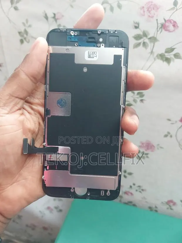 iPhone Se 2 (2020) Screen · Photo 1
