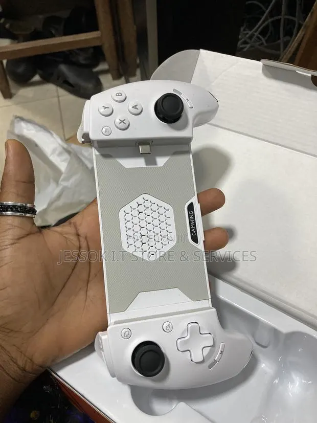 Type C Game Controller for Android iPhone and Computer AB01 · Photo 1