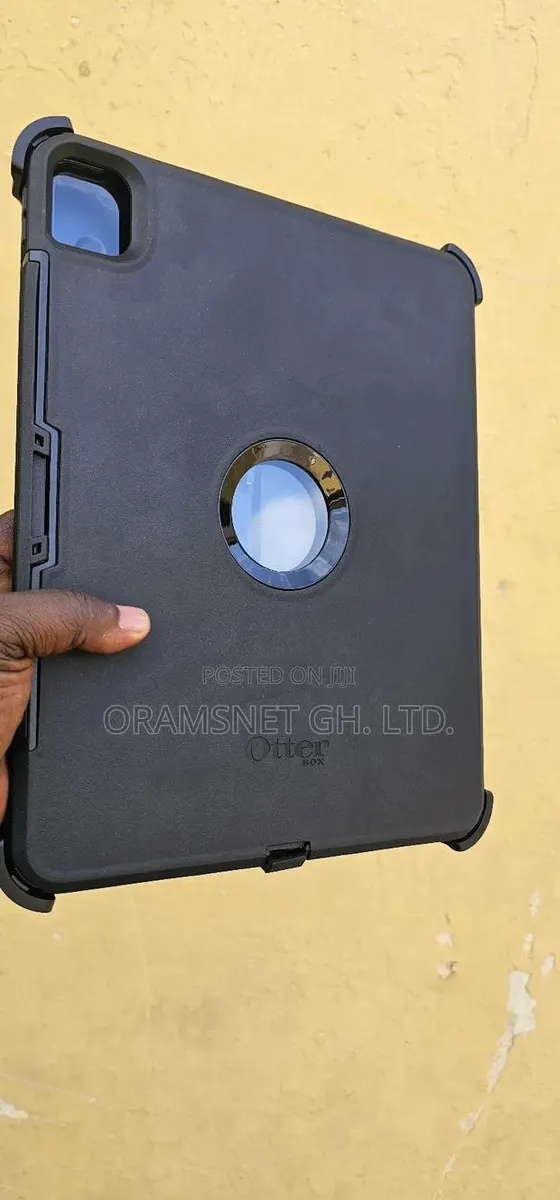 iPad Case With Screen Protector · Photo 1