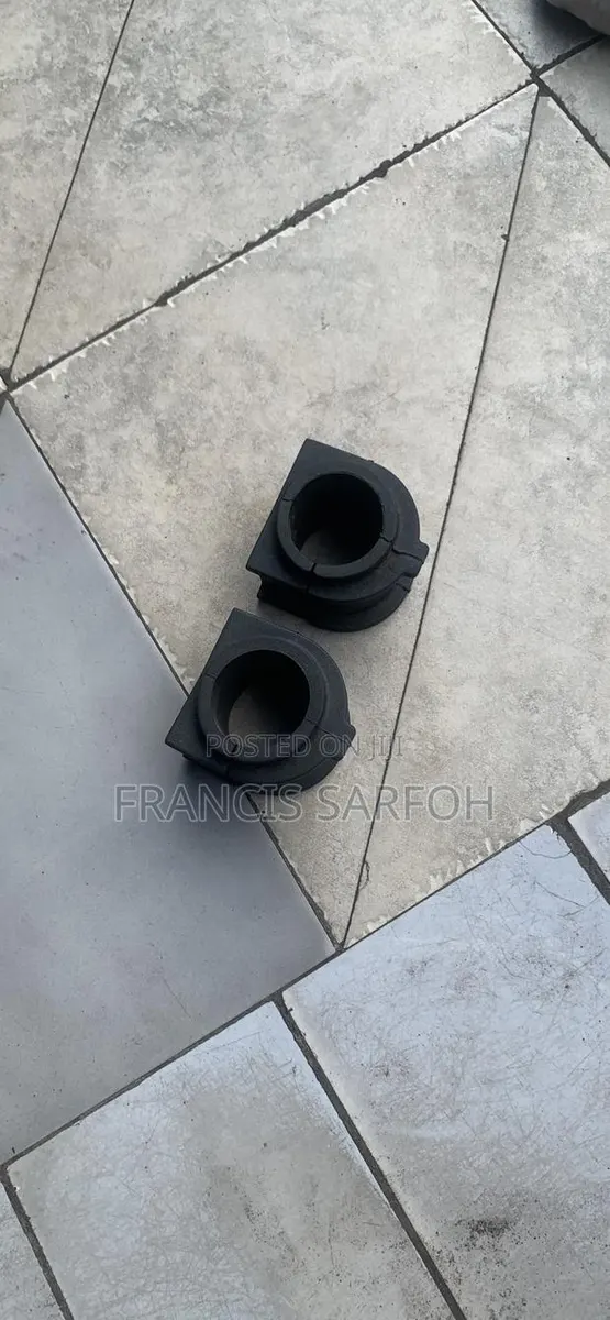 Toyota Land Cruiser V8 Steplixer Bushings · Photo 1
