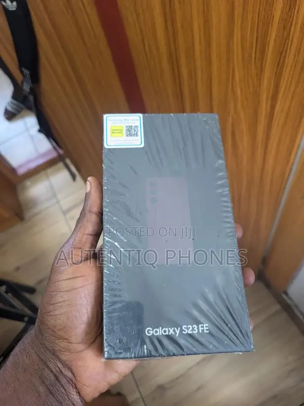 New Samsung Galaxy S23 FE 128 GB Black · Photo 1