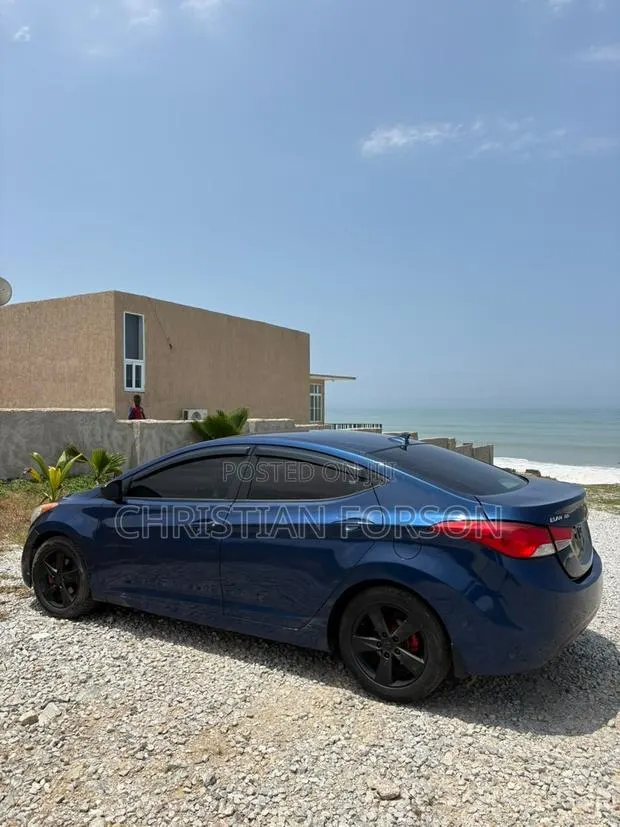 Hyundai Elantra Limited Sedan FWD (1.8L 4cyl 6A) 2013 Blue · Photo 1