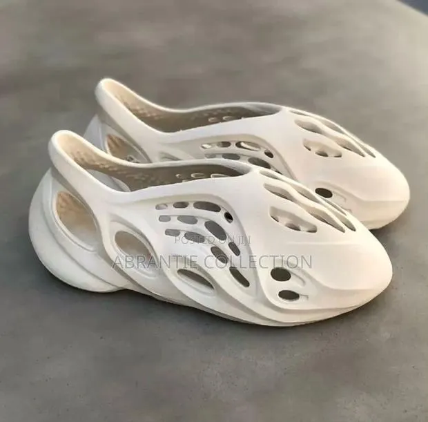Available Adidas Foam Runner · Photo 1