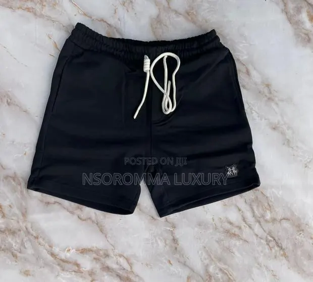 Heavy Woolen Shorts · Photo 1