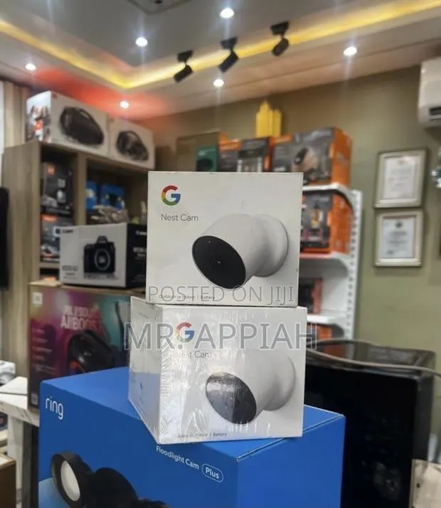 Shop Google Nest Cam Outdoor or Indoor, Battery - 2nd Generation,White · Photo 1