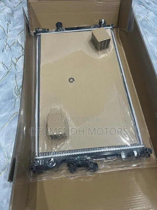 Toyota Camry 2019 2020 2021 2022 2023 2024 Radiator (Water Tank) · Photo 1